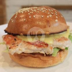 Fresh-grilled Chicken Burger