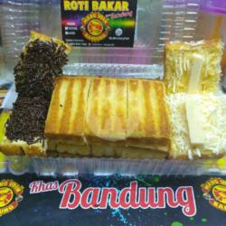 Rotibakar Keju   Coklat