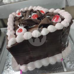 Paket Spesial Kue Ulang Tahun Blackforest Love