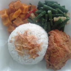 Nasi Kentang Balado Ayam Goreng Tumis Kacang Panjang