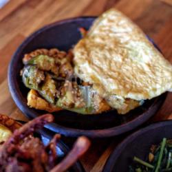 Nasi Tahu, Tempe, Telur, Terong Penyet