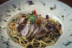 Spaghetti Aglio Olio Chicken / Jamur / Seafood