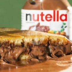 Terang Bulan Premium Nutella