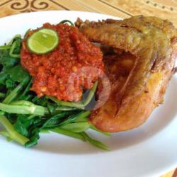 Ayam Goreng Plecing Kangkung