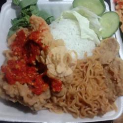 Geprek Mie Goreng Plus Nasi