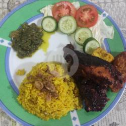 Nasi Kuning   Ayam Bakar Xl (request Sambal)   Tahu Atau Tempe   Es Teh Manis