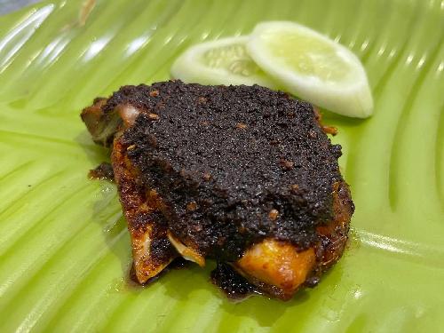 Ayam Rempah Hitam Gwenchana, Perum Kencana