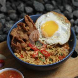 Mie Nyemek Kukuyruyuk