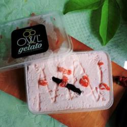 Ice Cream Strawberry Choco Jam (box 650ml)