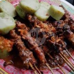 Sate Kambing   Lontong Bumbu Kacang