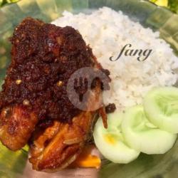 Nasi Ayam Dada Bumbu Hitam Sambel Merah