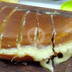 Martabak Lipat Keju Durian Pandan