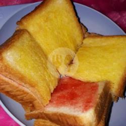 Roti Bakar Selai Strowberry