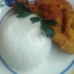 Nasi Chicken Wings