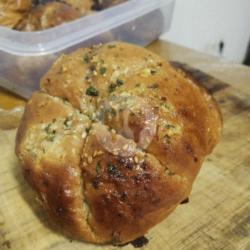 Korean Cream Cheese Garlic Bread