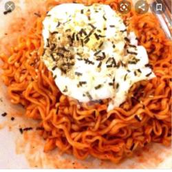 Mie Ramen Hot Chicken   Telur