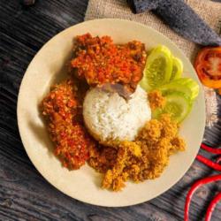 Ayam Penyet Seuhah Pisan