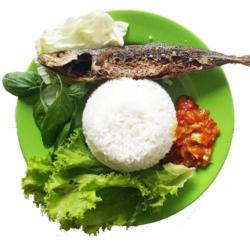 Ikan Salem Goreng   Nasi Lalap Sambal