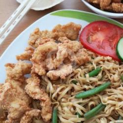 Mie Goreng Kulit   Air Mineral Gelas