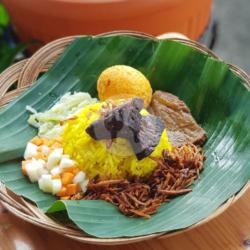 Nasi Kuning Khas Makassar