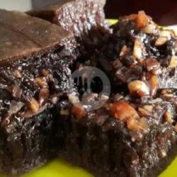 Martabak Manis Black Sweet Kismis Coklat