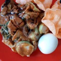 Gado Gado Lontong Telor Bulat Spesial