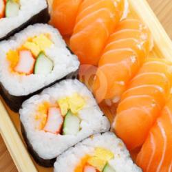 Spicy Salmon Roll