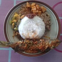 Nasi Campur   Ikan Bandeng Acar