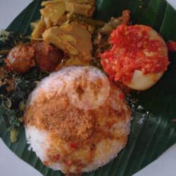 Nasi Sayur Nangka Lalap Sambal Balado Telor