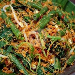 Nasi Urap Lele Goreng