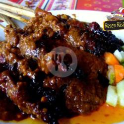 10 Tusuk Sate Kambing Bumbu Kacang