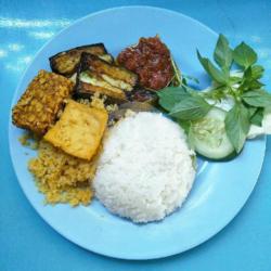 Nasi Terong Penyet Lalapan