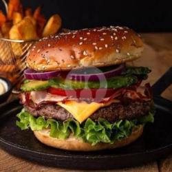 Burger Jumbo Spesial Beef Telur Keju