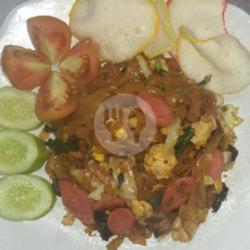 Kwetiaw Goreng Sosis   Ayam   Telor