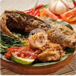 Pecel Lele Goreng Lamongan Tampa Nasi