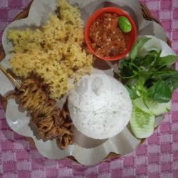 Nasi Usus Goreng Kremes