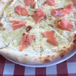 Pizza Al Salmone ( White Pizza)