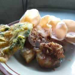 Lontong Bumbu Telur