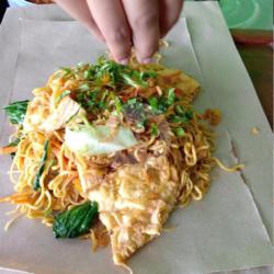 Bakmi Kuning Goreng   Mineral Gelas