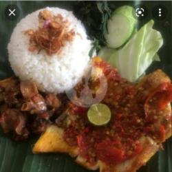 Nasi Paket Komplit  Burung Puyuh Geprek