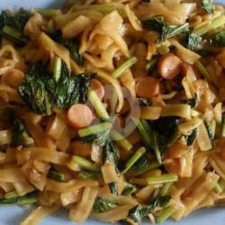 Kwetiau Goreng / Kuah Sosis