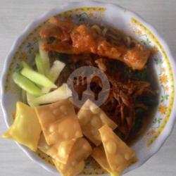 Mie Ayam Ceker Pedas