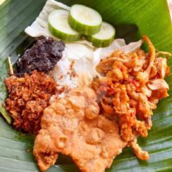 Nasi Komplit Pedas Bumbu Hitam