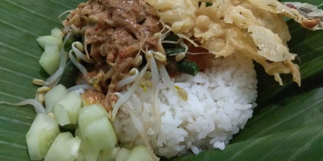 Nasi Pecel " Bu Ind", Rampal Celaket