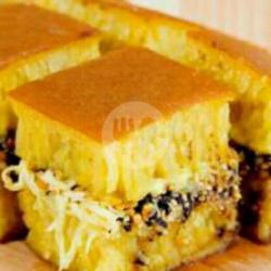 Keju Kacang Coklat Susu