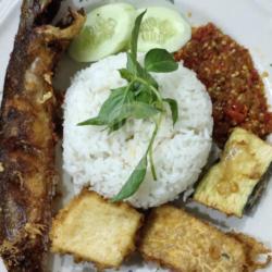 Nasi   Ikan Lele Cabe Caplak