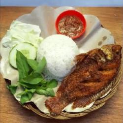 Lalapan Ikan Nila Goreng   Nasi