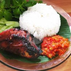 Nasi Ayam Bakar   Tempe   Tahu   Sambal