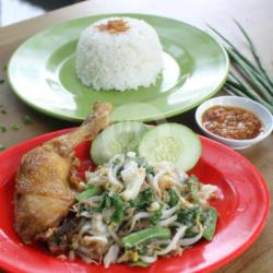 Nasi Ayam   Urap