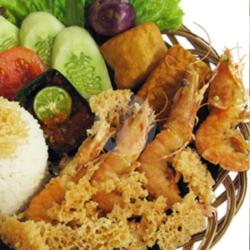 Nasi Uduk Sate Udang Kremes